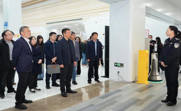 市数据局与南航人文与社会科学学院共建协同育人实践基地